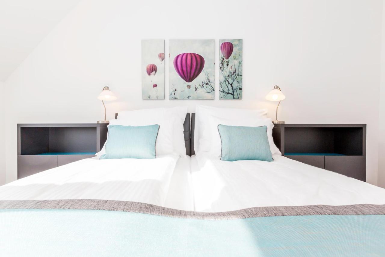Simtown Suite Apartments Wina Bagian luar foto