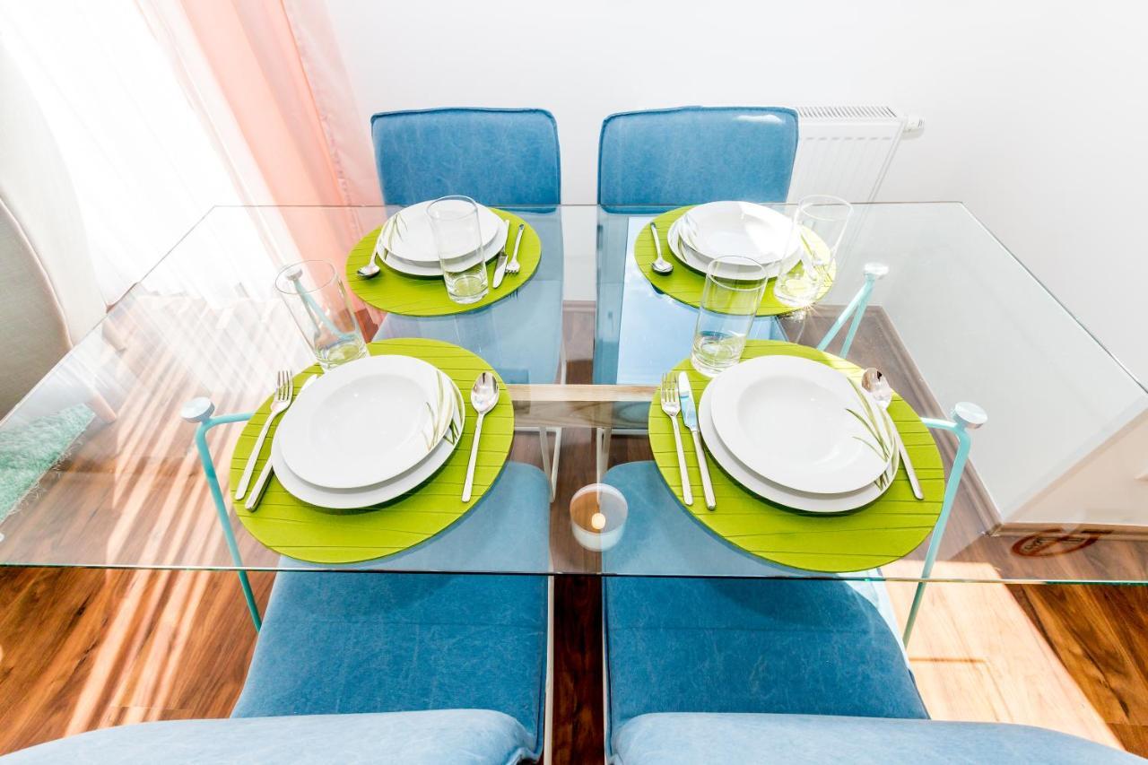 Simtown Suite Apartments Wina Bagian luar foto