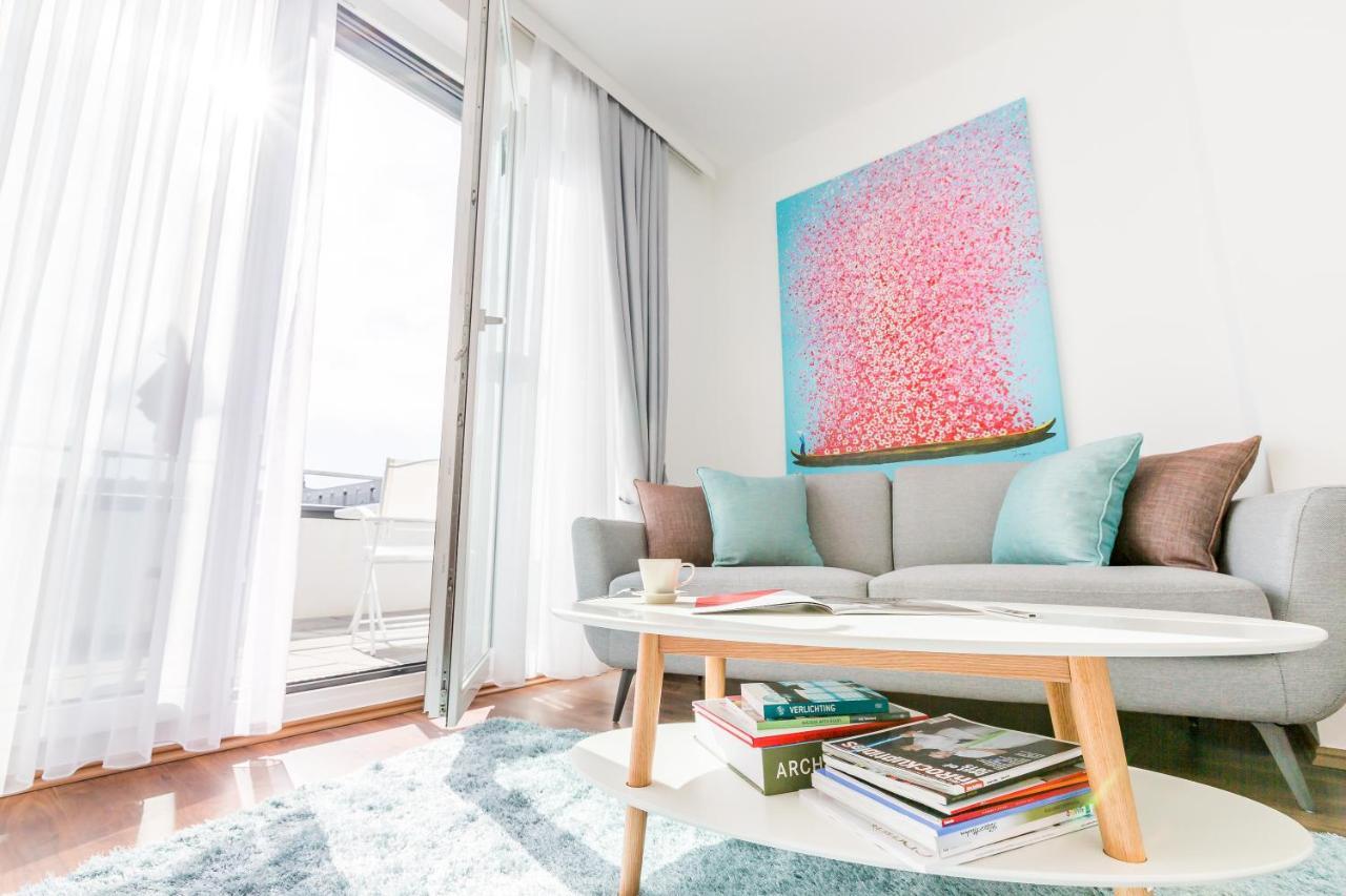 Simtown Suite Apartments Wina Bagian luar foto